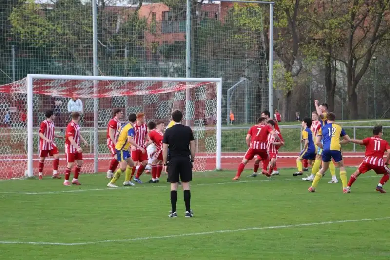 SK Roztoky : TJ Slovan Hradištko 3:1 (2:1)