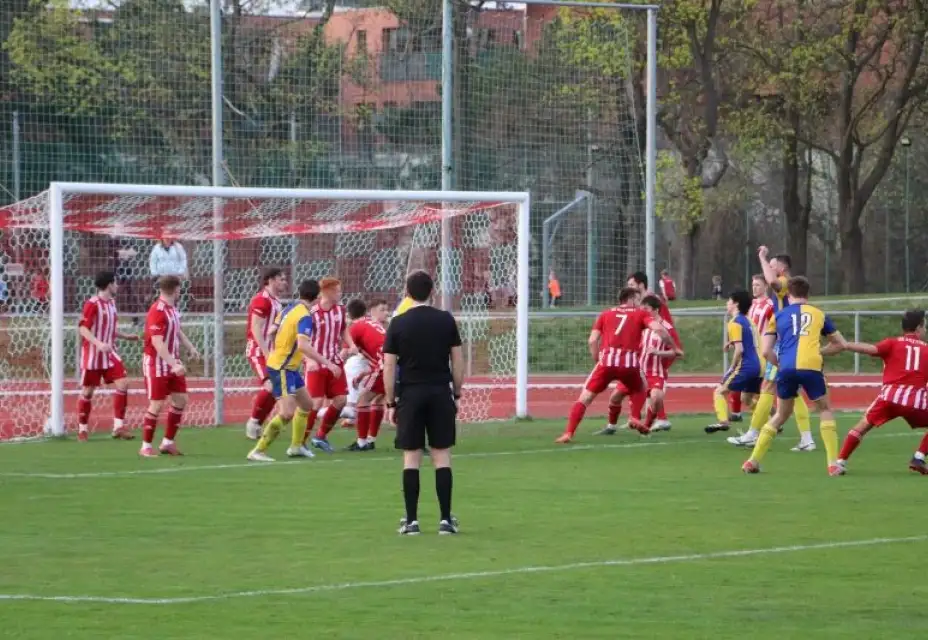 SK Roztoky : TJ Slovan Hradištko 3:1 (2:1)