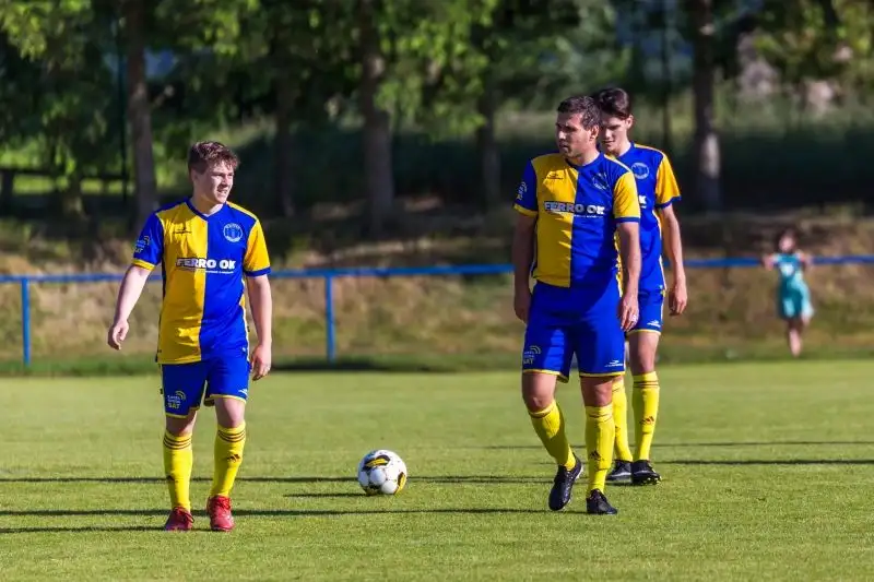 TJ Slovan Hradištko : SK Roztoky 0:5 (0:2)