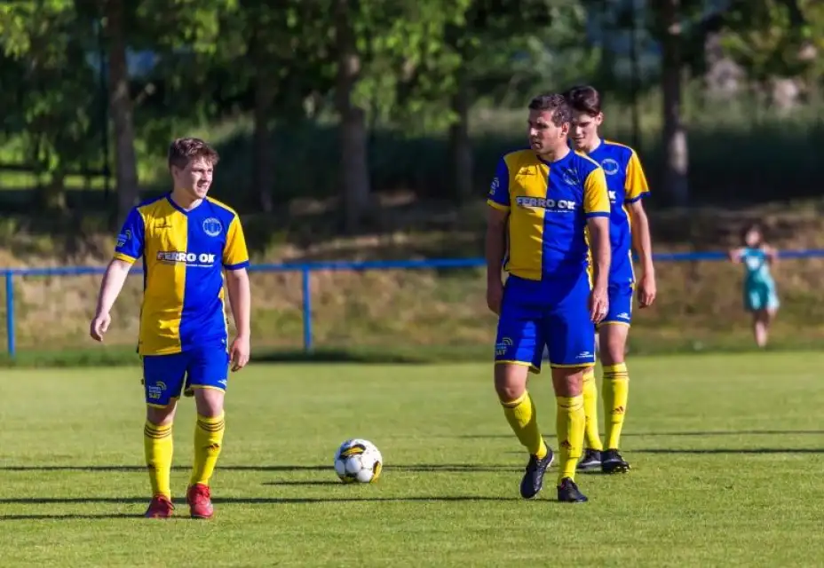 TJ Slovan Hradištko : SK Roztoky 0:5 (0:2)